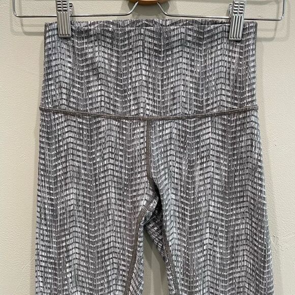 Lululemon Wunder Under High-Rise 7/8 Tight Leggings - Size: 4 - Picture 3 of 14